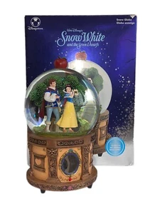 Disney Store Snow White and the Seven Dwarves Snow White & the Prince Snow Globe - Picture 1 of 12