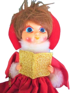 DE COLECCIÓN HERMOSA NIÑA CAROLER EN UN VESTIDO ROJO MUSICAL Y GIRA JAPÓN - Imagen 1 de 1