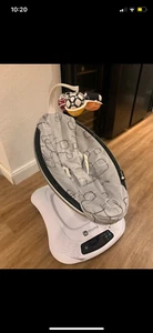 4moms mamaroo 4.0 Zwei Auflagen und 5 Spielbälle nur 1 Monat benutzt - Bild 1 von 5