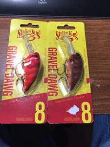 SET BESTEHEND AUS 2 STRIKE KING GRAVEL DAWG CRANKBAITS (2 PATTENS) NEU IN VERPACKUNG - Bild 1 von 2