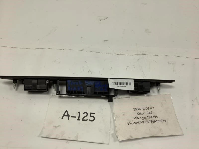 AUDI A3 2.0T 2006 puerta trasera maletero acabado panel agarre mango matrícula lámpara Foto 1 de 4