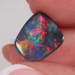 Natural Australian Black Opal  2.56ct, Solid Lightning Ridge Opal 12.3 x 11.3 mm - Picture 1 of 4