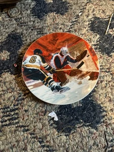 1985 Avon Moments of Victory Ice Hockey 7" Plate New w/Box Ray Caram Artist - Picture 1 of 2
