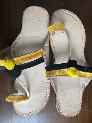 Sandalias de cuero hechas a mano Foto 1 de 3