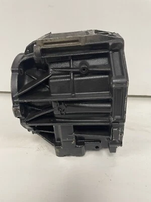 Carcasa trasera NSG370 2005-2006 Jeep Wrangler TJ 6 cilindros 4,0 manual 6 velocidades Foto 1 de 4