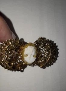 Cameo Scarf Brooch Vintage Cameo Brooch Gold Tone Pre Owned - Picture 1 of 6