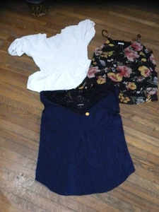 Item 1842 Bundle/Lot 3 Women's Tops/Blouse includes Express - Picture 1 of 10