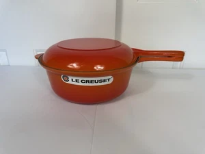 Le Creuset Signature Hierro Fundido Esmaltado Multifunción 2 en 1 Sartén, Llama 2.5qt - Imagen 1 de 11