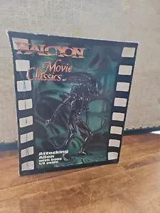 NEW IN THE (OPEN) BOX HALCYON MOVIE CLSSSICS ATTACKING ALIEN 1/9 SCALE WITH BASE - Picture 1 of 7