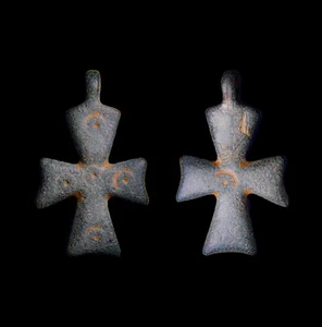 Pendentif antiquité CHRÉTIEN croix DOS POIGNARD JUDAS blessures Christ artefact romain - Photo 1 sur 5