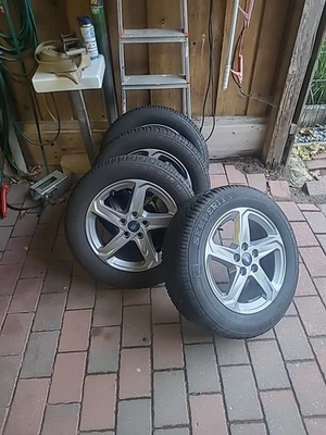 Vier Ford FOCUS Winterreifen 205/60 R 16 H - Bild 1 von 4