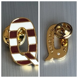 Henri Bendel The Letter "Q" In Enameled Brown White Stripes Influencer Pin Charm - Picture 1 of 1