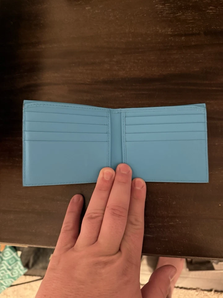 Gucci plegable - azul claro Foto 1 de 4