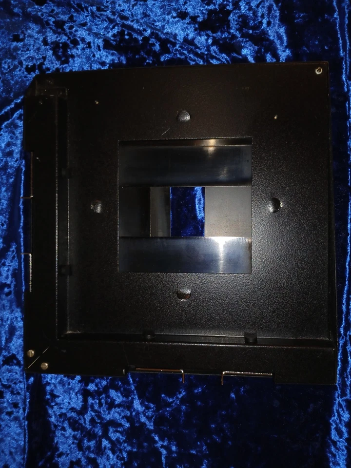 Dispositivo de enmascaramiento 4x5" para ampliadores 4x5 apertura máxima 5"x5" BESELER 45M Omega D2-D6  Foto 1 de 4