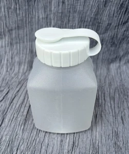 Vtg Rubbermaid Servin Saver 3093 1 pint 2 cup drink bottle White Snap Cap - Picture 1 of 7