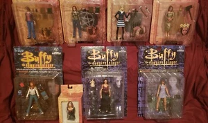 BUFFY THE VAMPIRE SLAYER ANGEL 6" LOT OF 8 FIGURES...NEW ON CARDS! { L0T # 1 ) - Picture 1 of 4