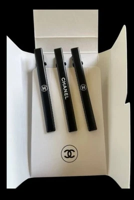 Conjunto de 3 prendedores de cabelo Chanel Black Barrettes - Autêntico GWP (presente com compra) - Imagem 1 de 4