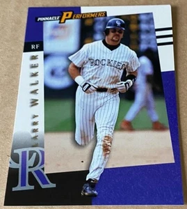 Scheda LARRY WALKER HOF 1998 PINNACLE PERFORMERS #27 EX-MT condizioni - Foto 1 di 2