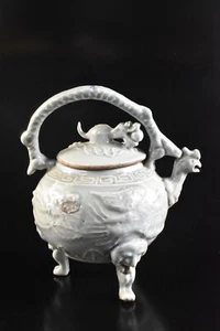 T6874: XF Chinese Blue glaze Beast sculpture TEAPOT Kyusu Sencha Buddhist art - Picture 1 of 8