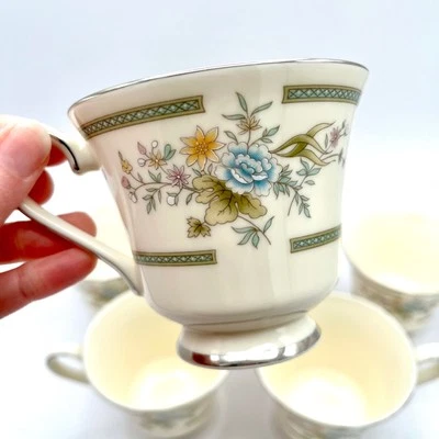 Juego de 6 tazas de té ADRIENNE ROYAL DOULTON hechas en Inglaterra porcelana de hueso fino florales Foto 1 de 4