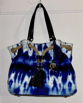 Usado en Excelente Condición Bolso de Mano Grande Michael Kors Azul Marino Tie Die Foto 1 de 4
