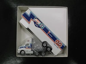 Richard Petty WINROSS Racing Scene Fan Tour Transport Truck NIB - Picture 1 of 2