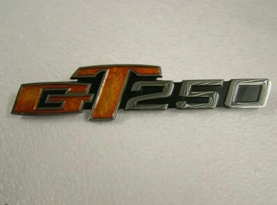INSIGNIA CUBIERTA LATERAL GT250 para SUZUKI GT 250 K - C 1973 - 1978 Nuevo Emblema Metal SS06 Foto 1 de 2