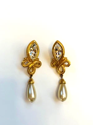 Auténticos pendientes Swarovski llamativos con detalles de perlas de núcleo de cristal Foto 1 de 4