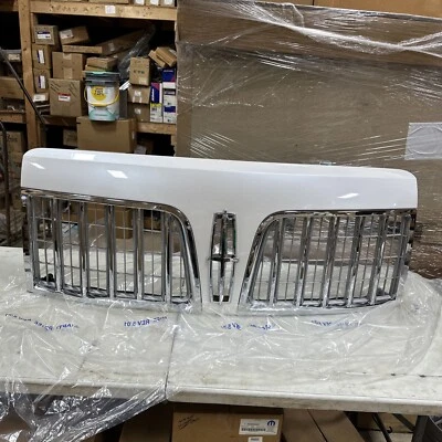 Ford AL3Z-8200-HA Full Grille 2010-2014 White Planinum Lincoln Mark LT NOS - Image 1 of 4