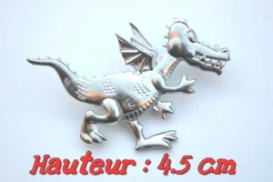 Insigne représentant un Dragon ( hauteur: 4.5 cm , finition argent) - Imagen 1 de 1