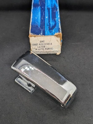 Nuevo de Lote Antiguo 1969 1970 1971 1972 Ford Econoline Club Wagon Van Cierre Ventana Lateral Foto 1 de 4