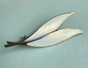 VINTAGE THUNE NORWAY GILT STERLING SILVER WHITE GUILLOCHE ENAMEL LEAF BROOCH - Picture 1 of 5