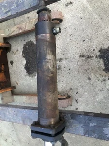 John Deere 5300 Power Steering Cylinder - Picture 1 of 5