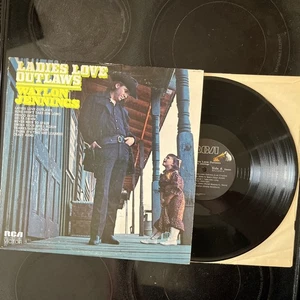 Waylon Jennings - Ladies Love Outlaws (LP, RCA, 1972) VG+ Vinyl Record 1st Press - Picture 1 of 9
