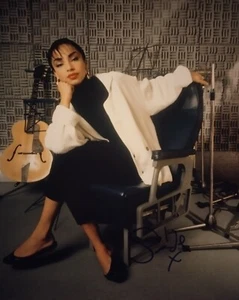 Sade signiert 8x10 - Bild 1 von 1