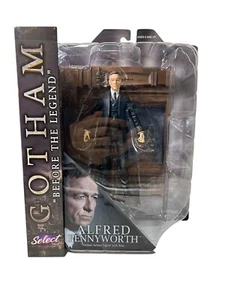 Diamond Select Toys Gotham Alfred Pennyworth 7" inch Deluxe Action Figure - Picture 1 of 2