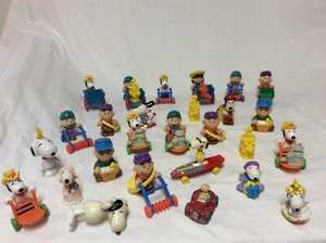 Vintage “Charlie Brown” United Feat Syne toy figurines - Picture 1 of 2