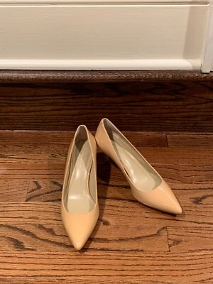 Zapatos de salón Ann Taylor para mujer charol nude (talla 6) (nuevos) Foto 1 de 3