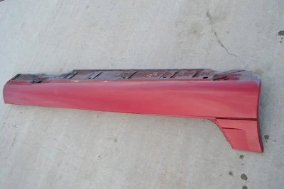 Chrysler Crossfire 2004-2008 pasajero derecho faldón lateral panel basculante rojo Foto 1 de 4