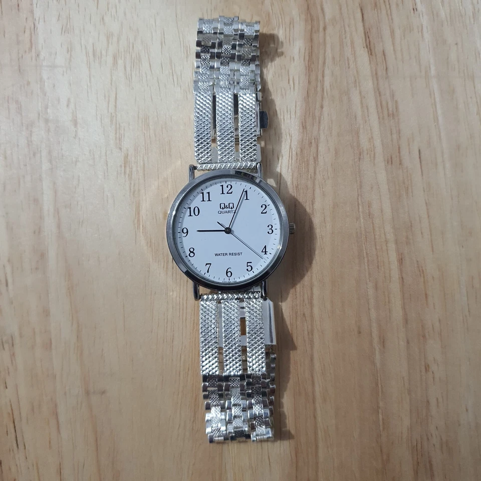 Reloj Q&Q by Citizen Hombre Hecho a Mano Real Mexicano Plata .925 Acero Inoxidable Foto 1 de 4