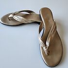 ITALIAN SHOEMAKERS Aileena Gold Leather Thongs Womens 10 Sandals Flats Cushioned