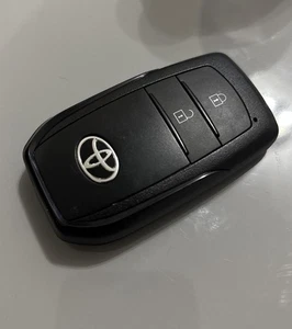 Toyota CH-R CHR 2023+ (AX20) SMART FERNBEDIENUNG SCHLÜSSELANHÄNGER 8A CHIP 8990HF4050 8990HF4030 - Bild 1 von 2