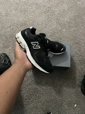 Talla 6.5m- Zapatillas New Balance 2002R M2002RJB Negro Blanco Foto 1 de 4