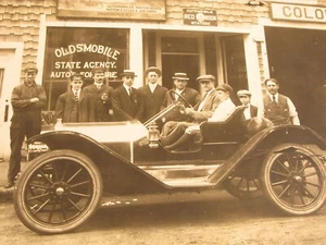 ANTIQUE PHOTOGRAPH DR PECK OLDSMOBILE ROADSTER CONVERTIBLE AUTOMOBILE CAR RI !! - Picture 1 of 4