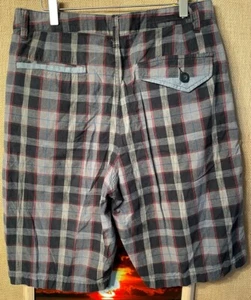 VANS men’s multi-color plaid shorts 32 pockets lightweight - Picture 1 of 7
