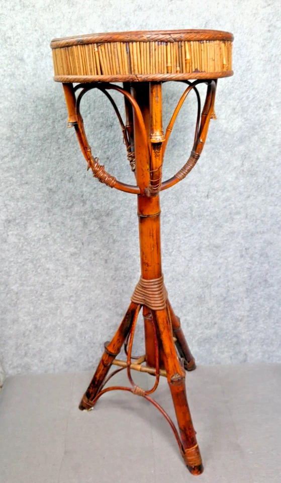 Vintage Brentwood Burnt Bamboo Rattan Tortoise Round Plant Stand Side End Table - Image 1 of 4