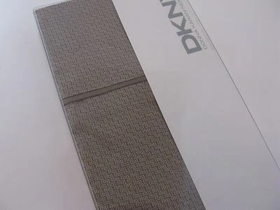 DKNY ПЫЛЬНЫЙ ЛУННЫЙ СВЕТ напечатано геометрический стандарт наволочки серо-коричневый - Изображение 1 из 4