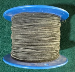 25 PIES ~ CALIBRE 22 SÓLIDO ~ EMPUJAR HACIA ATRÁS ~ ESTILO VINTAGE ~ ALAMBRE NEGRO CUBIERTO DE TELA - Imagen 1 de 4