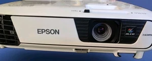 Proyector de cine en casa Epson EX3240 (H719A) ¡Impecable! ¡Solo 107 horas de lámpara! - Imagen 1 de 18