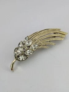 Spilla vintage firmata Coro Pegasus tono oro e strass grande - Foto 1 di 9